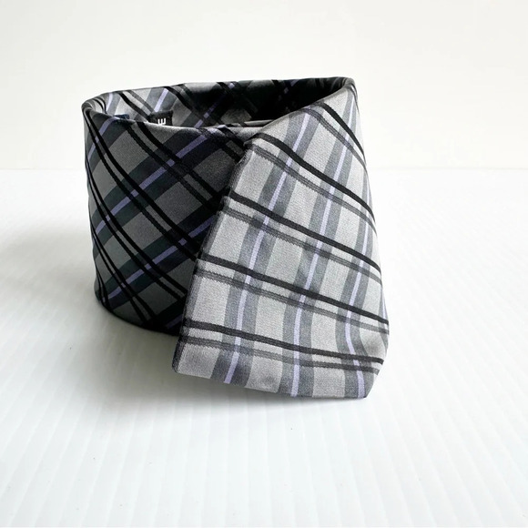 Saks Fifth Avenue 100% Silk Tie Gray Purple Geometric Stripes Made In USA - Picture 5 of 9